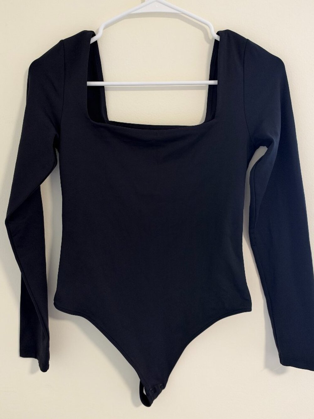 Aritzia Babaton Contour Square neck Long-sleeve Bodysuit